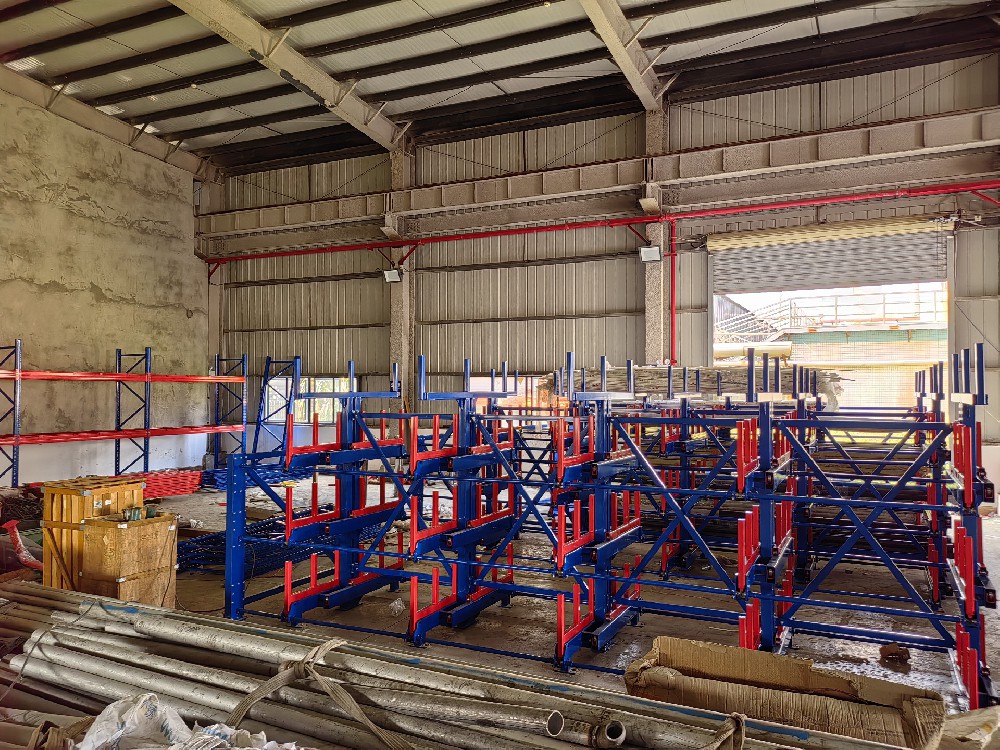 手摇伸缩悬臂架